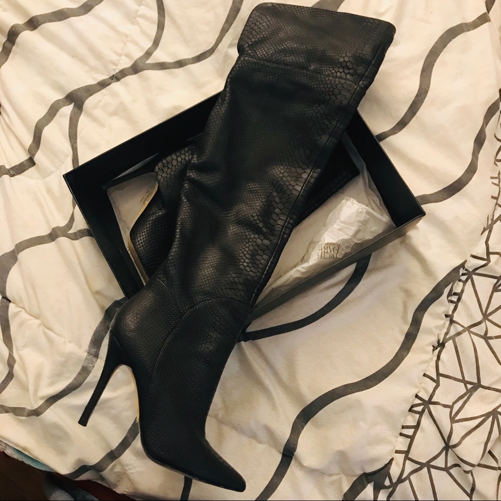 Black over the knee boots Sz 7 Snake skin texture